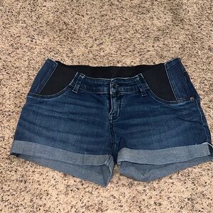 Maternity shorts